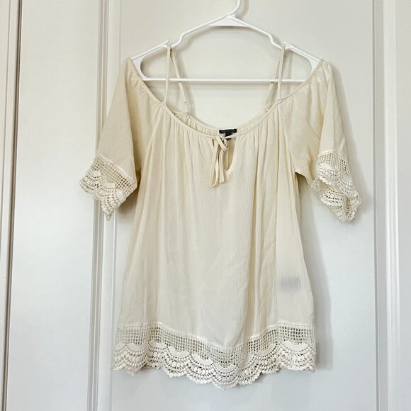 Charlotte Russe Lace Eyelet Trim Cold Shoulder Top - Like New! Ivory Cream - Picture 1 of 5